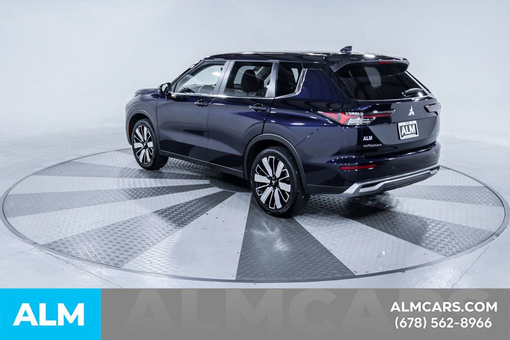 Used 2025 Mitsubishi Outlander SE image 8