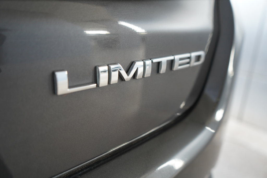 Used 2024 Jeep Compass Limited AWD/4WD image 8