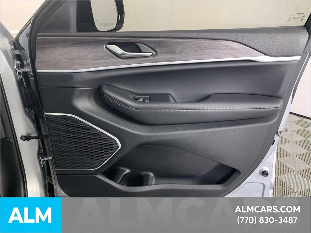 Used 2022 Jeep Grand Cherokee L Limited image 36