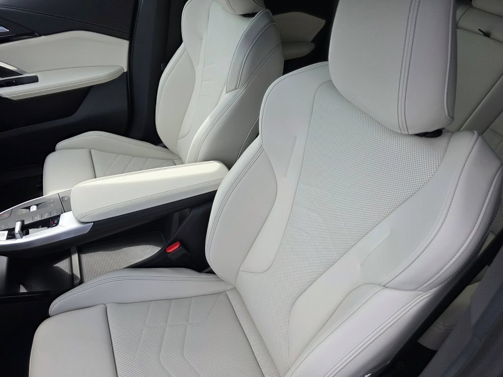 New 2026 BMW X2 xDrive28i w/ Technology Package AWD/4WD image 9