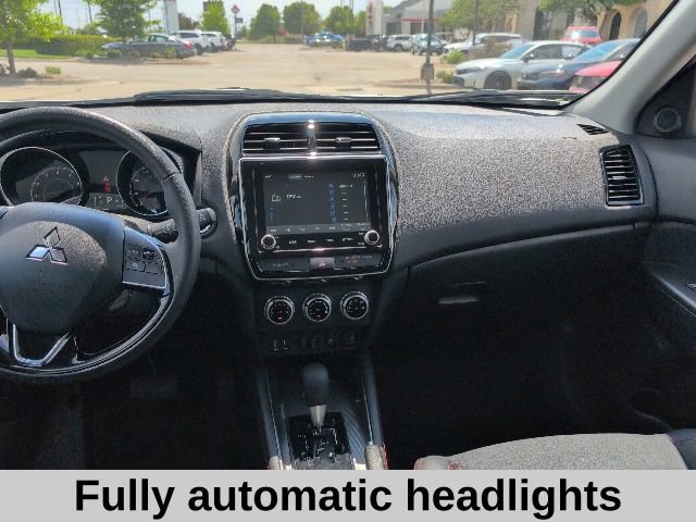 Used 2025 Mitsubishi Outlander Sport SE AWD/4WD image 4