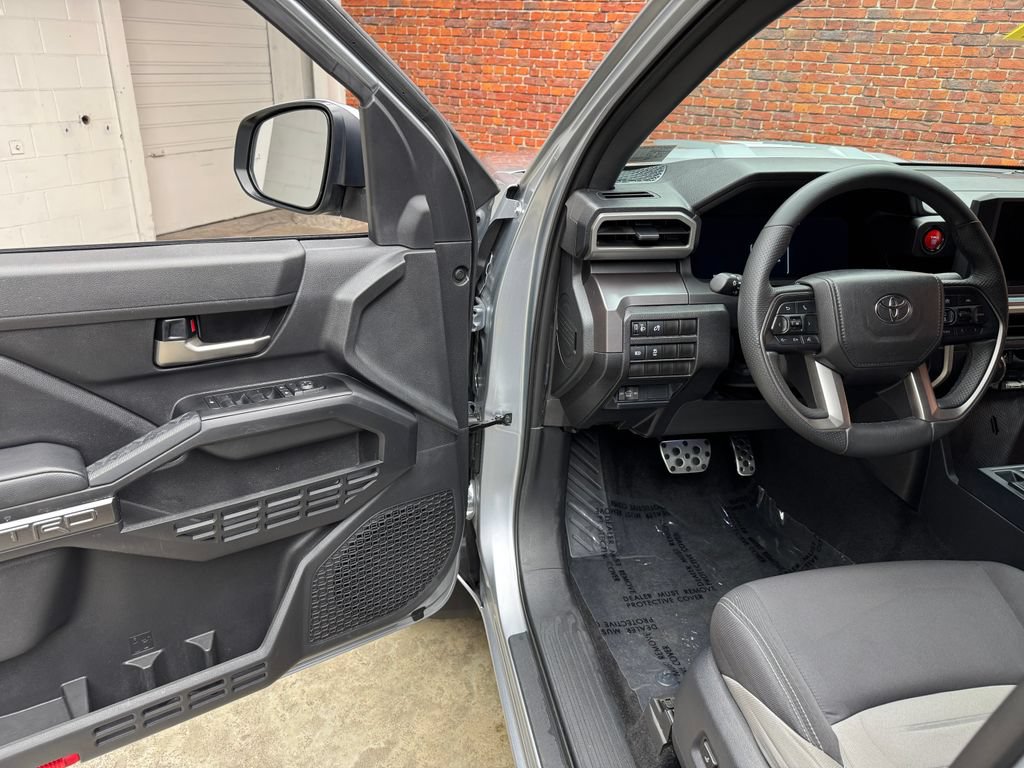 Used 2025 Toyota Tacoma TRD Sport AWD/4WD image 7