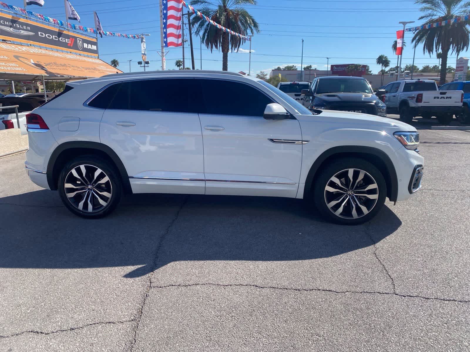 Used 2020 Volkswagen Atlas Cross Sport SEL Premium R-Line AWD/4WD image 4