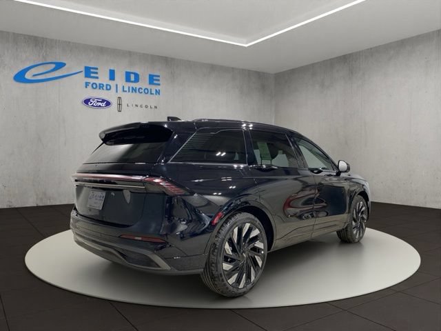 New 2026 Lincoln Nautilus Reserve w/ Jet Appearance Package AWD/4WD image 9