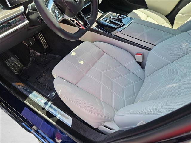 New 2026 BMW 760i xDrive w/ Premium Package AWD/4WD image 4