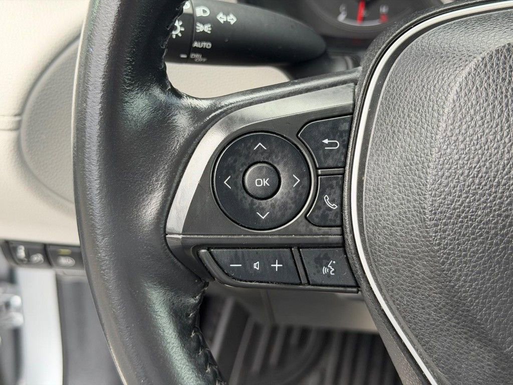 Used 2022 Toyota Corolla Cross LE image 18