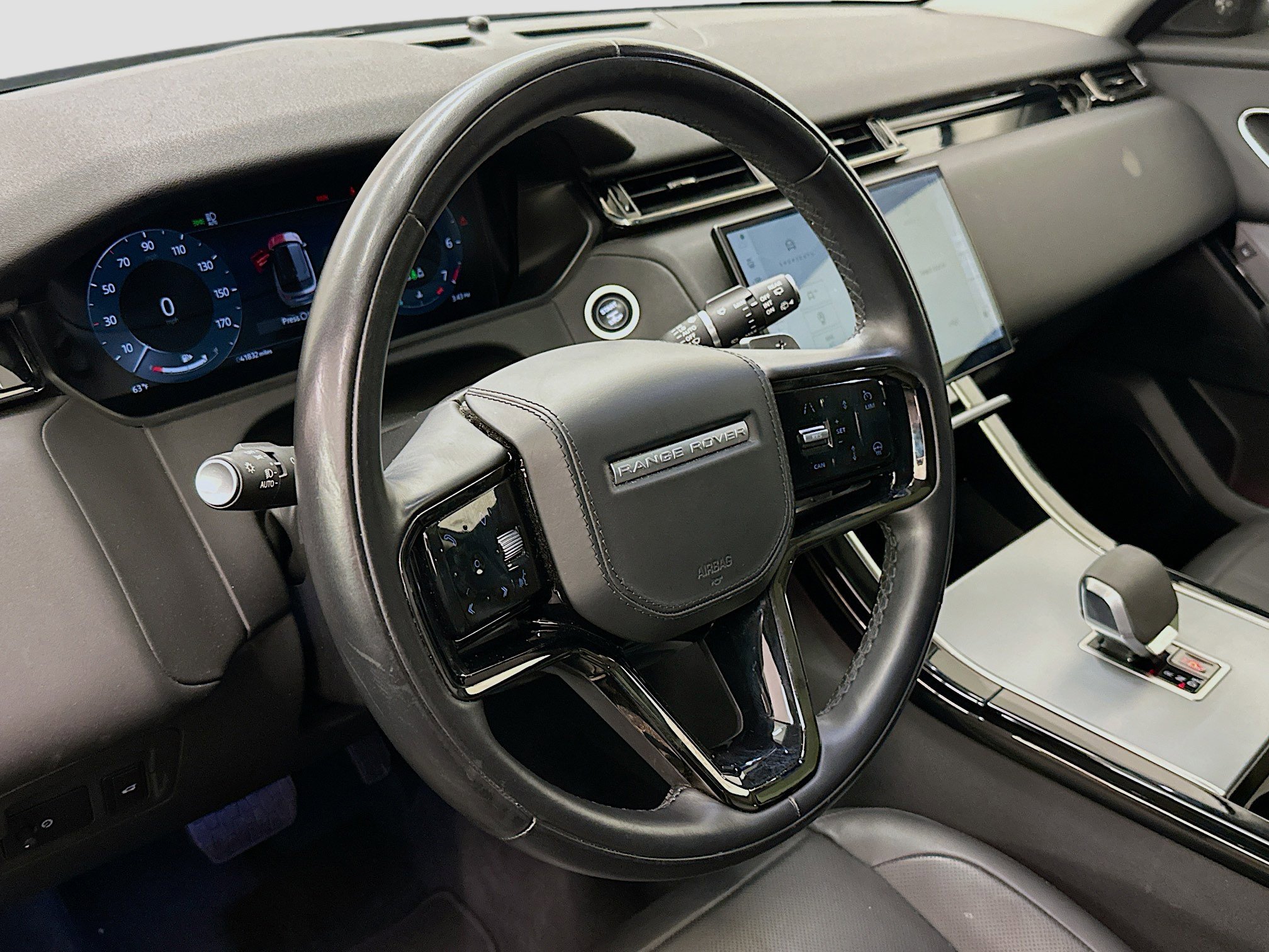 Used 2024 Land Rover Range Rover Velar S image 18