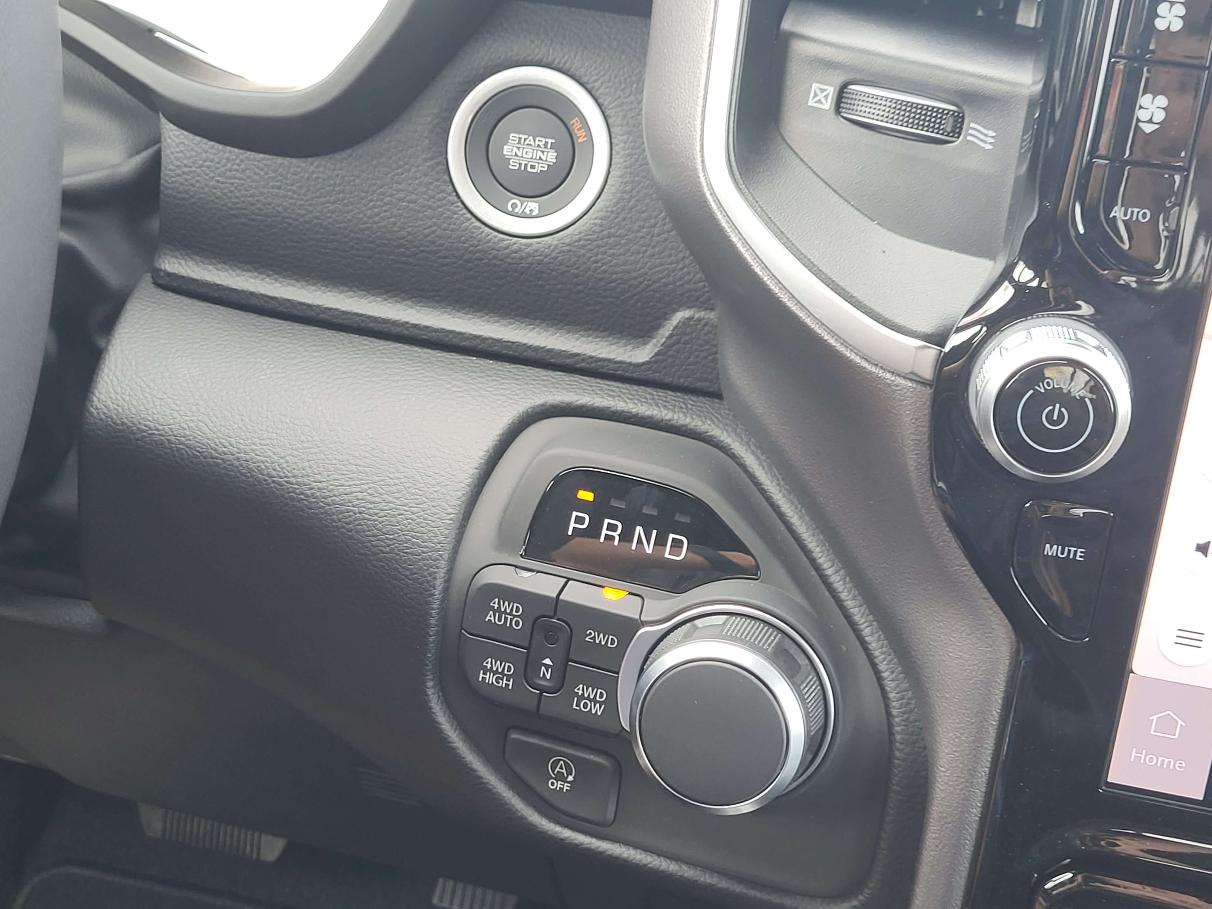New 2026 RAM 1500 Big Horn AWD/4WD image 17