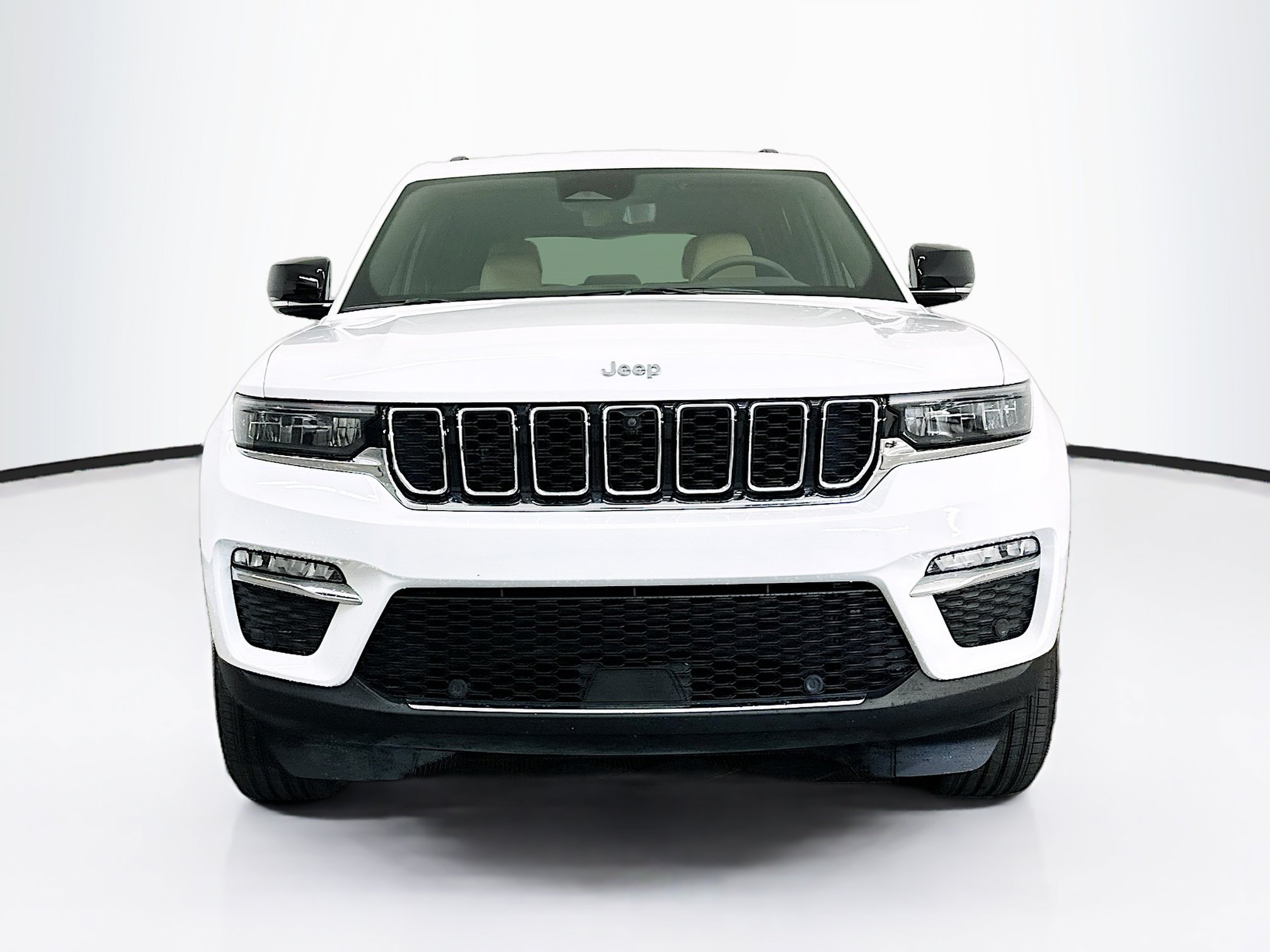 Used 2023 Jeep Grand Cherokee Limited w/ Luxury Tech Group II AWD/4WD image 2