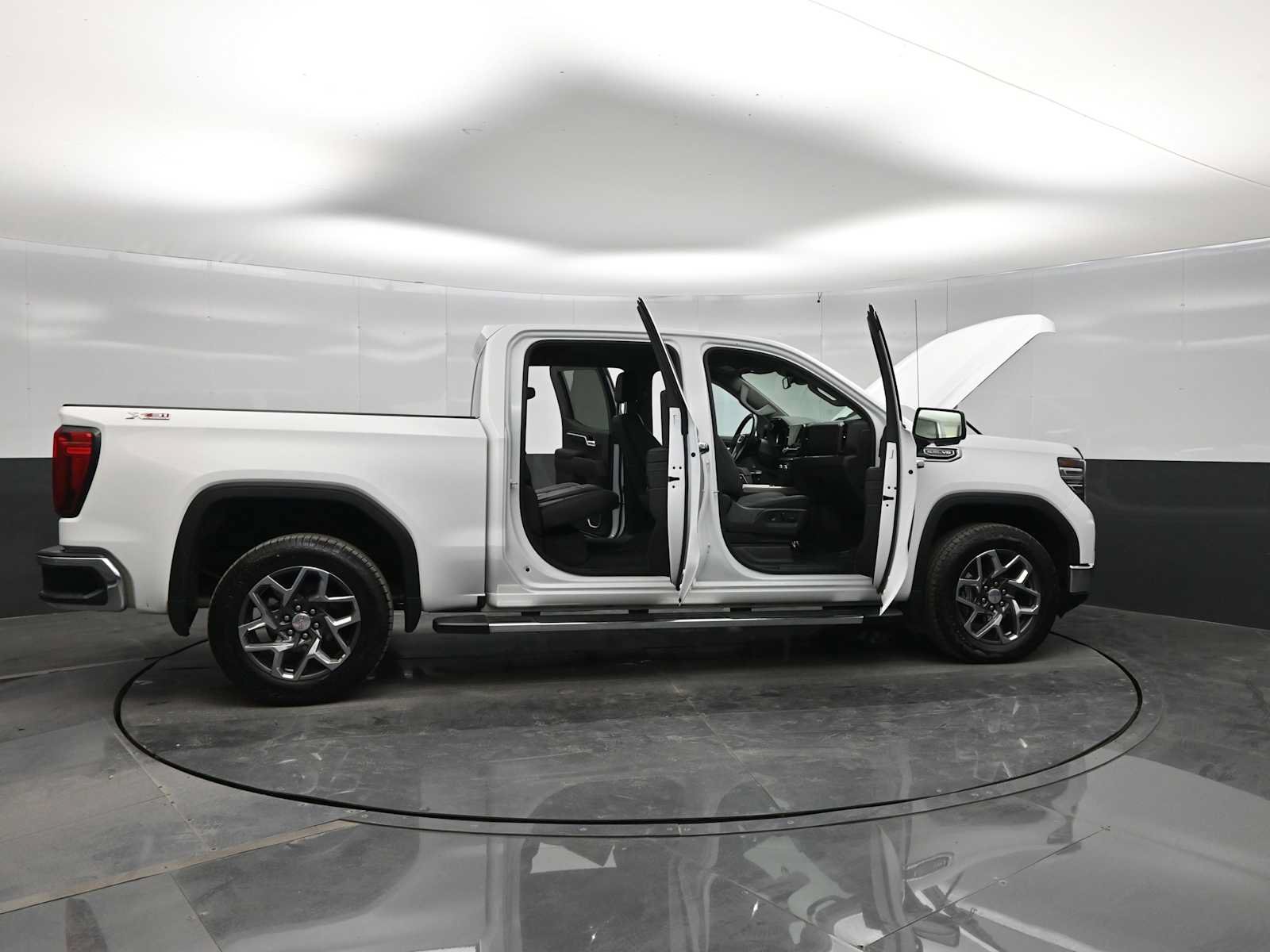 Used 2023 GMC Sierra 1500 SLT w/ SLT Premium Package AWD/4WD image 47