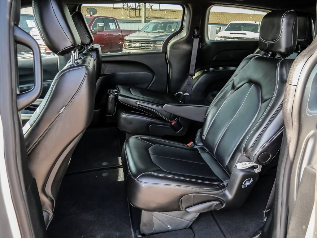 Used 2026 Chrysler Pacifica Select FWD image 24