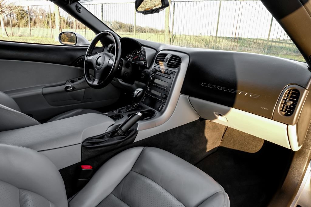 Used 2006 Chevrolet Corvette Coupe w/ Preferred Equipment Group image 16