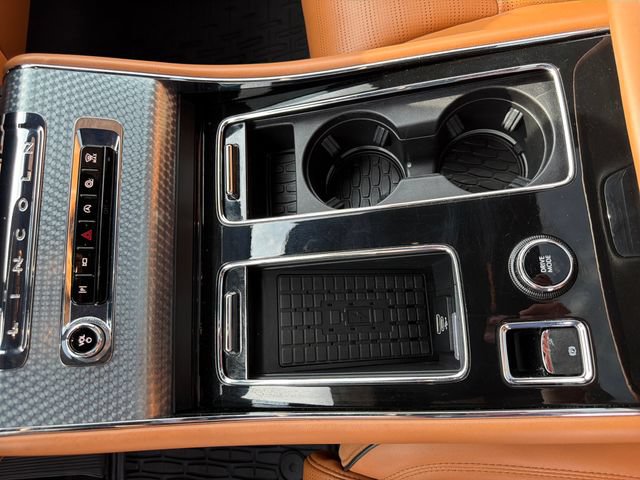 Certified 2025 Lincoln Aviator Black Label AWD/4WD image 31