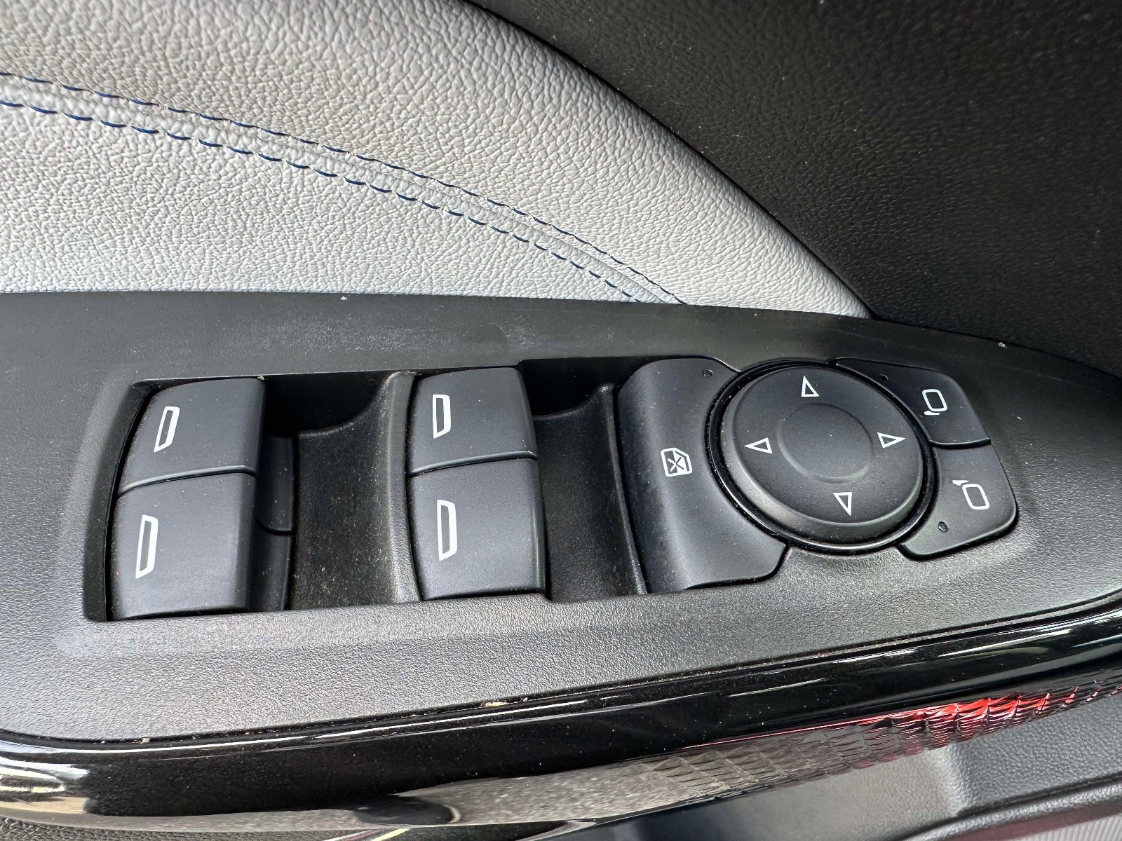 Used 2024 Chevrolet Trax LT w/ Driver Confidence Package image 16