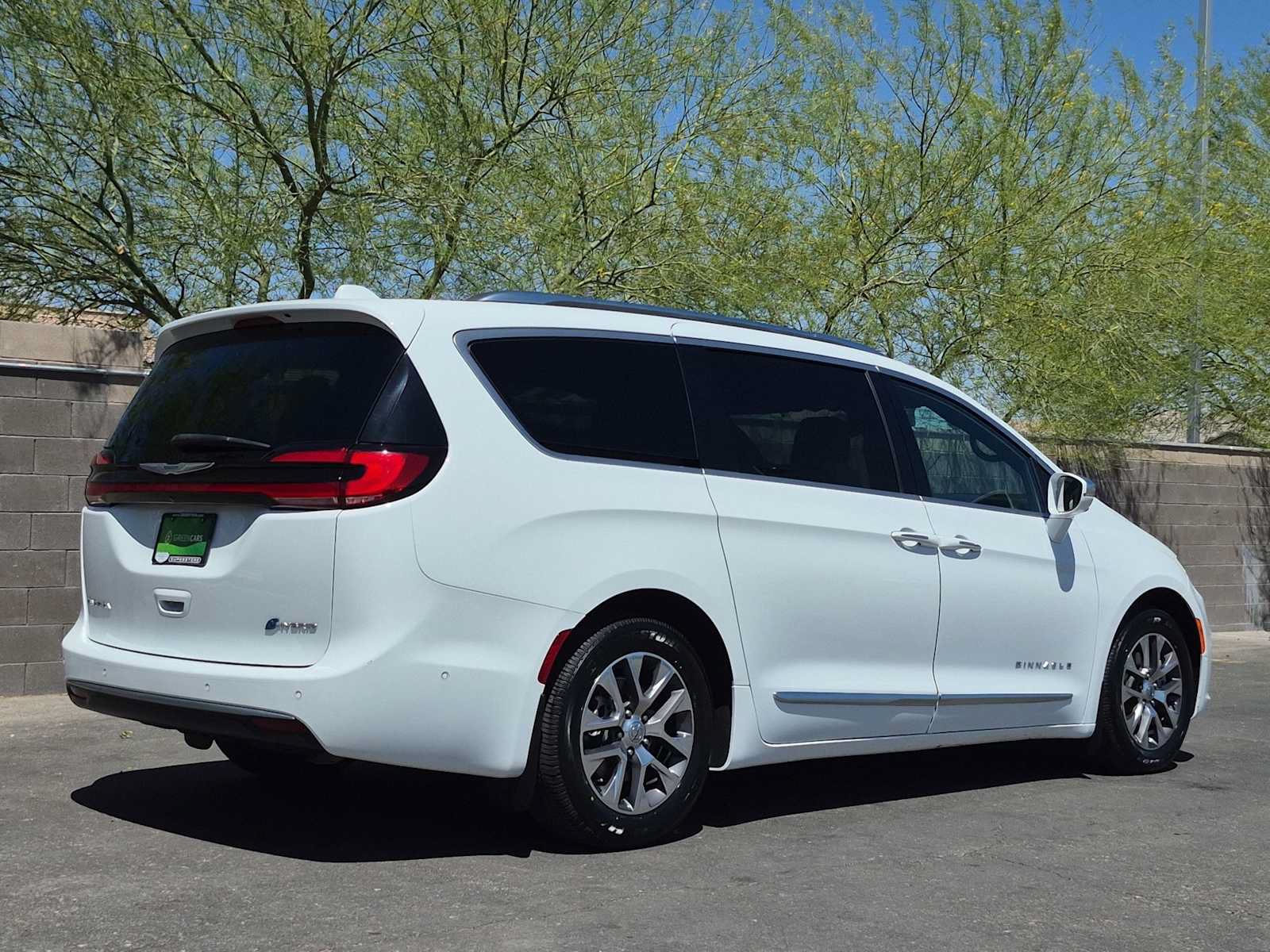 Used 2021 Chrysler Pacifica Pinnacle FWD image 9