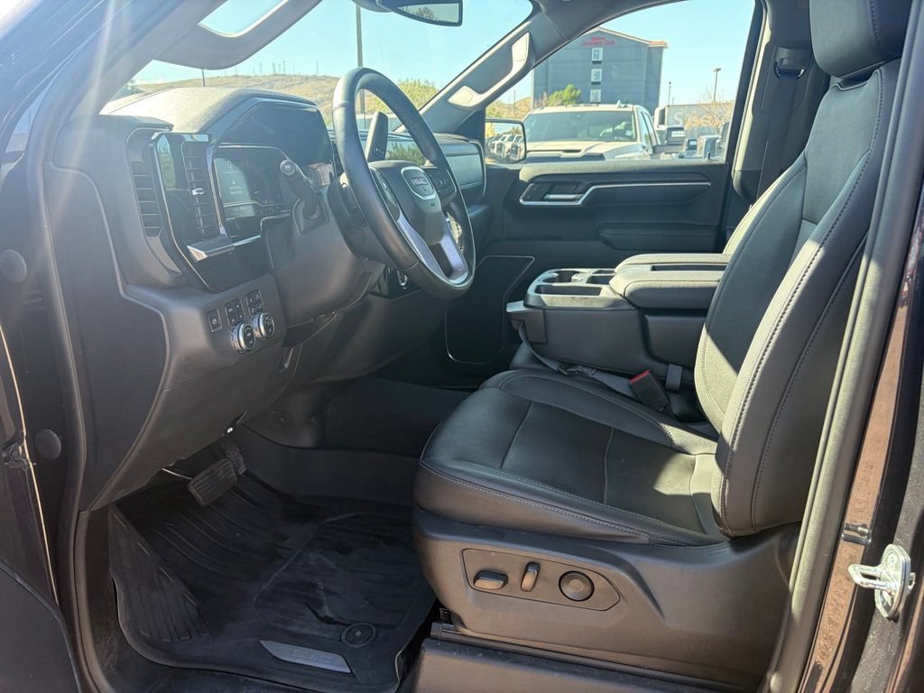 Used 2023 GMC Sierra 1500 SLT w/ X31 Off-Road Package AWD/4WD image 14