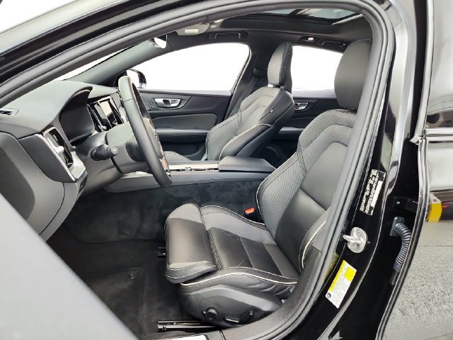 Certified 2024 Volvo S60 B5 Plus w/ Climate Package AWD/4WD image 21