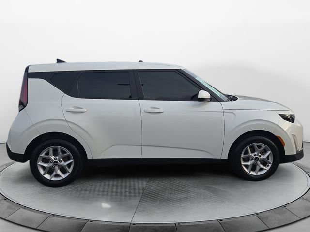 Used 2025 Kia Soul LX w/ LX Technology Package image 6