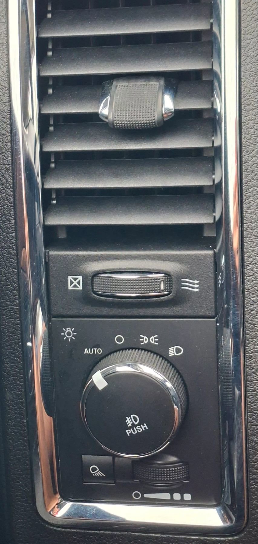 Used 2017 RAM 3500 Laramie w/ Snow Chief Group image 26