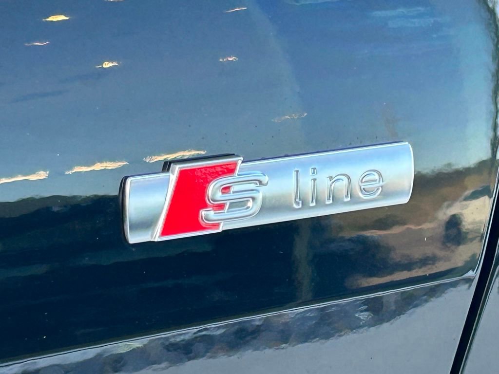 Used 2024 Audi Q4 e-tron Premium w/ Convenience Package image 36