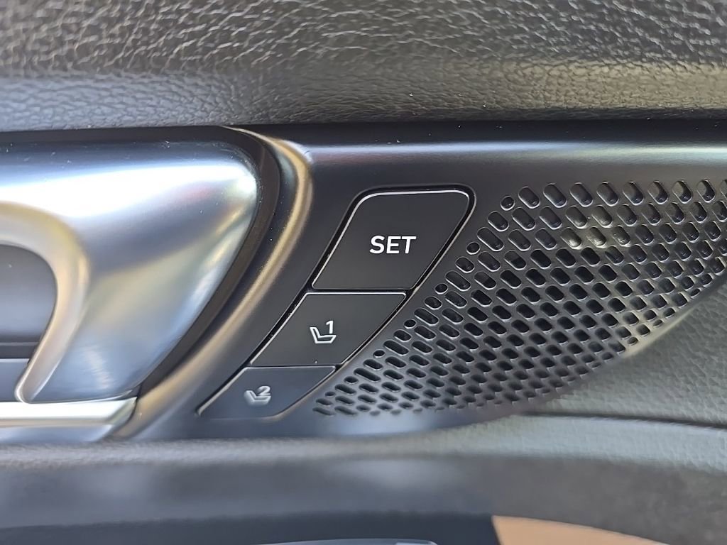 Used 2021 Kia Telluride SX w/ SX Prestige Package image 14