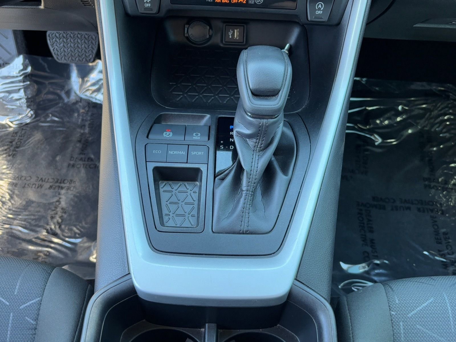 Used 2024 Toyota RAV4 XLE image 28