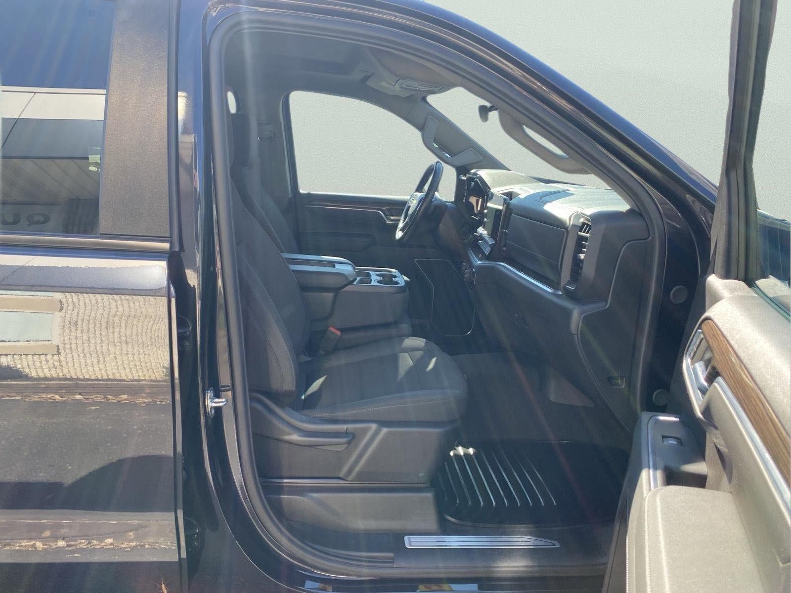 Used 2024 Chevrolet Silverado 1500 LT AWD/4WD image 30