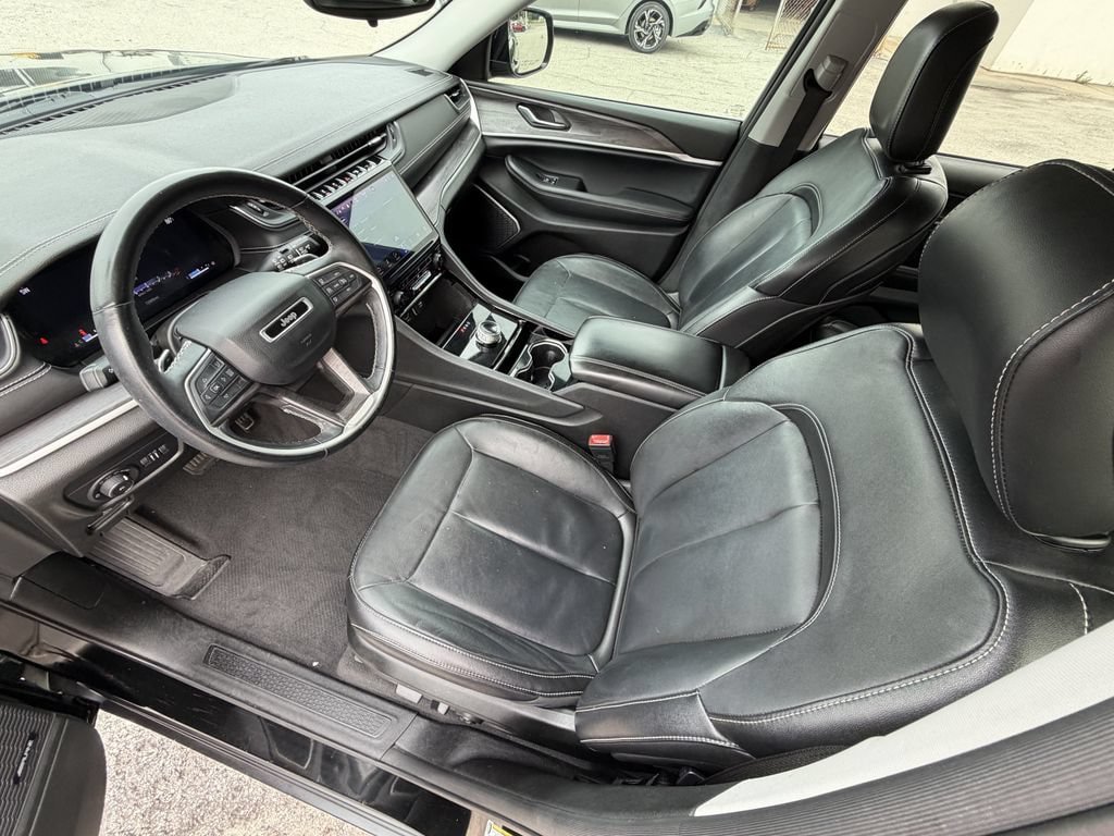 Used 2022 Jeep Grand Cherokee L Limited RWD image 17