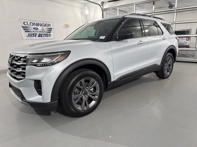 Used 2026 Ford Explorer Active w/ Active Comfort Package AWD/4WD image 3