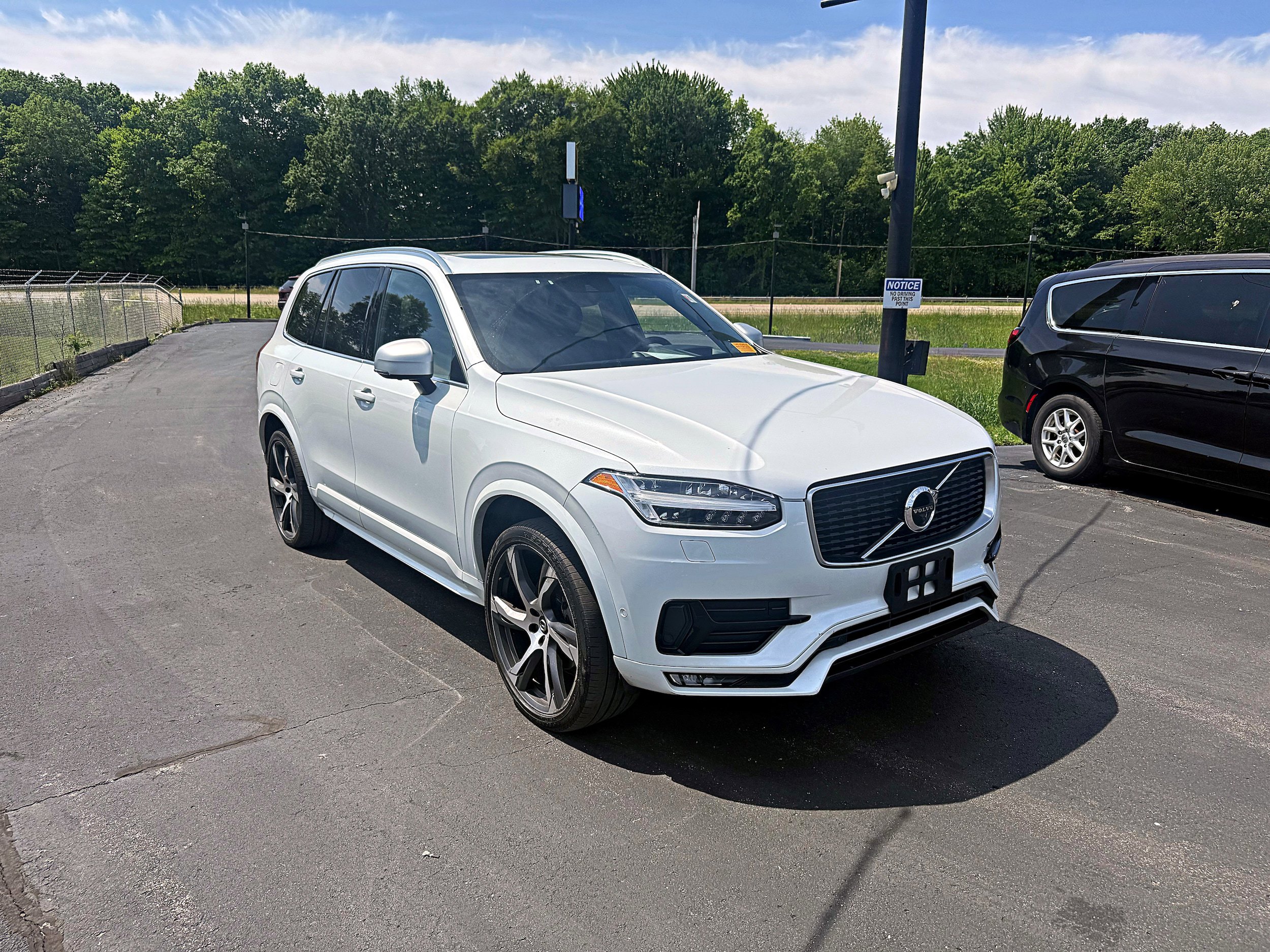 Used 2019 Volvo XC90 T6 R-Design w/ Advanced Package AWD/4WD image 3