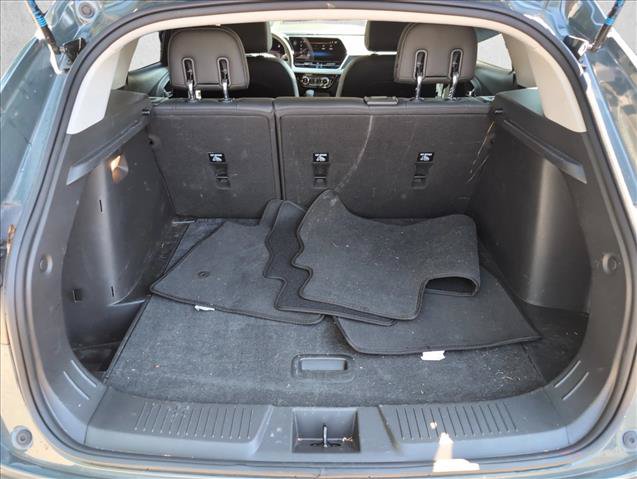 Used 2025 Chevrolet Trax LT FWD image 7