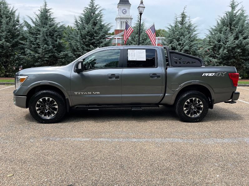 Used 2018 Nissan Titan PRO-4X w/ Pro-4x Convenience Package AWD/4WD image 25