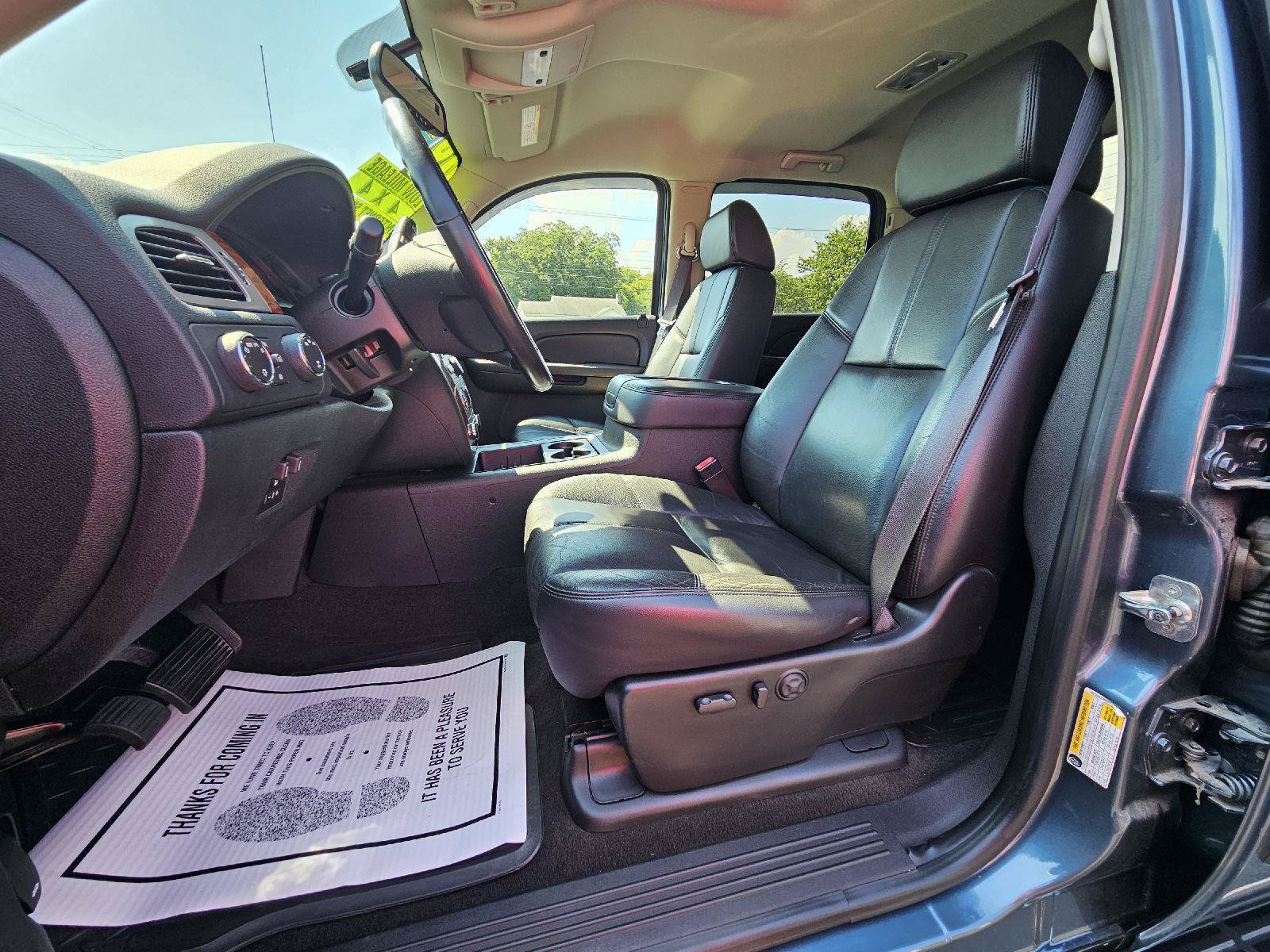 Used 2008 Chevrolet Silverado 2500 LTZ w/ Safety Package AWD/4WD image 5