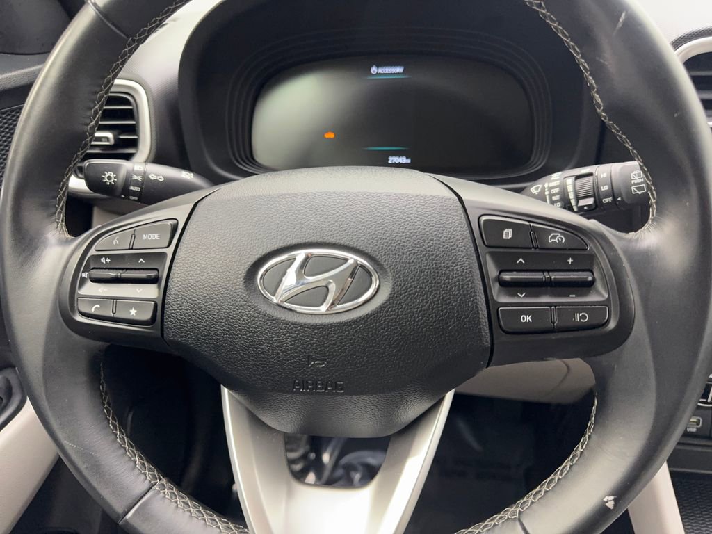 Used 2025 Hyundai Venue SEL image 55