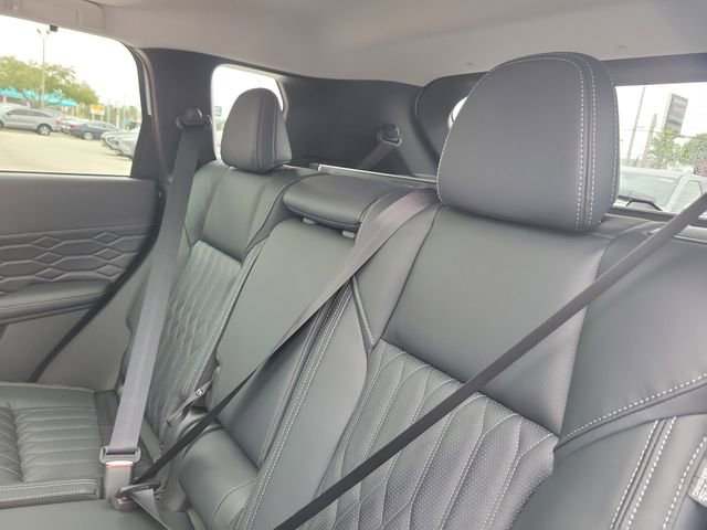 New 2026 Mitsubishi Outlander SEL image 13