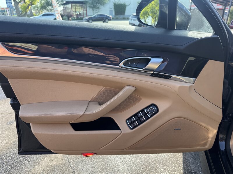 Used 2013 Porsche Panamera image 26