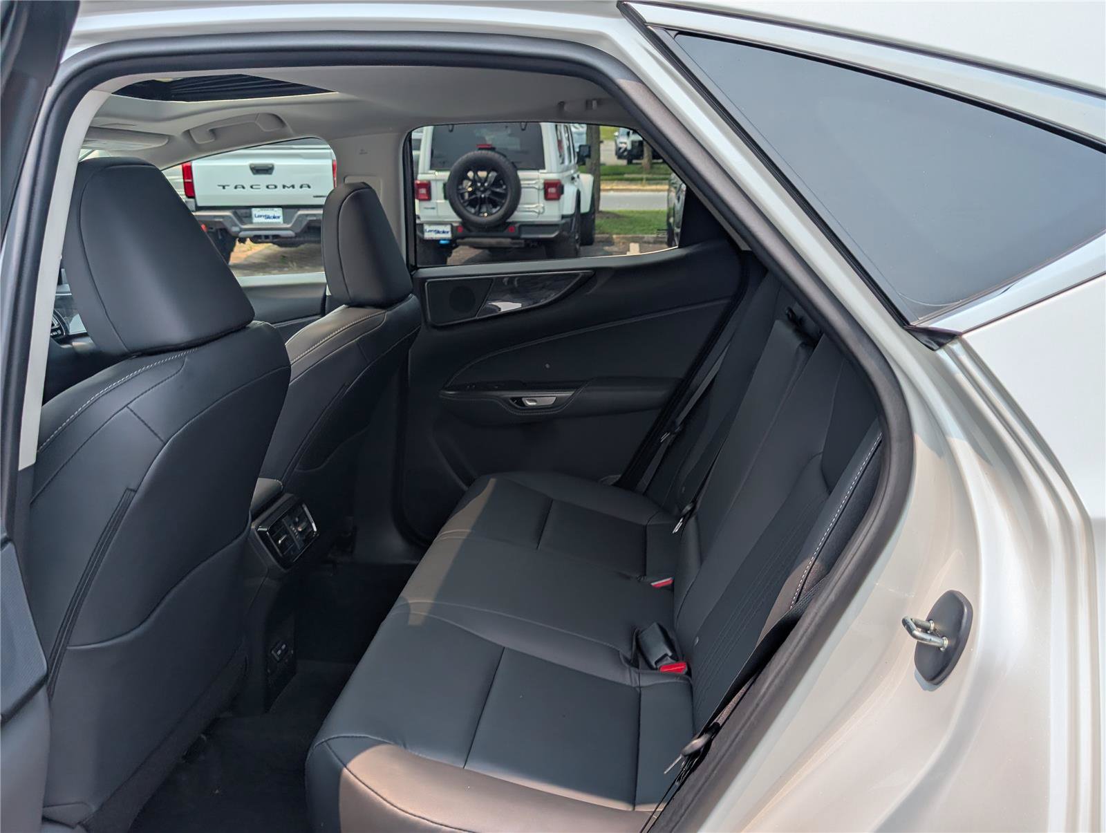 Certified 2025 Lexus NX 350 AWD w/ Accessory Package (2T) image 15