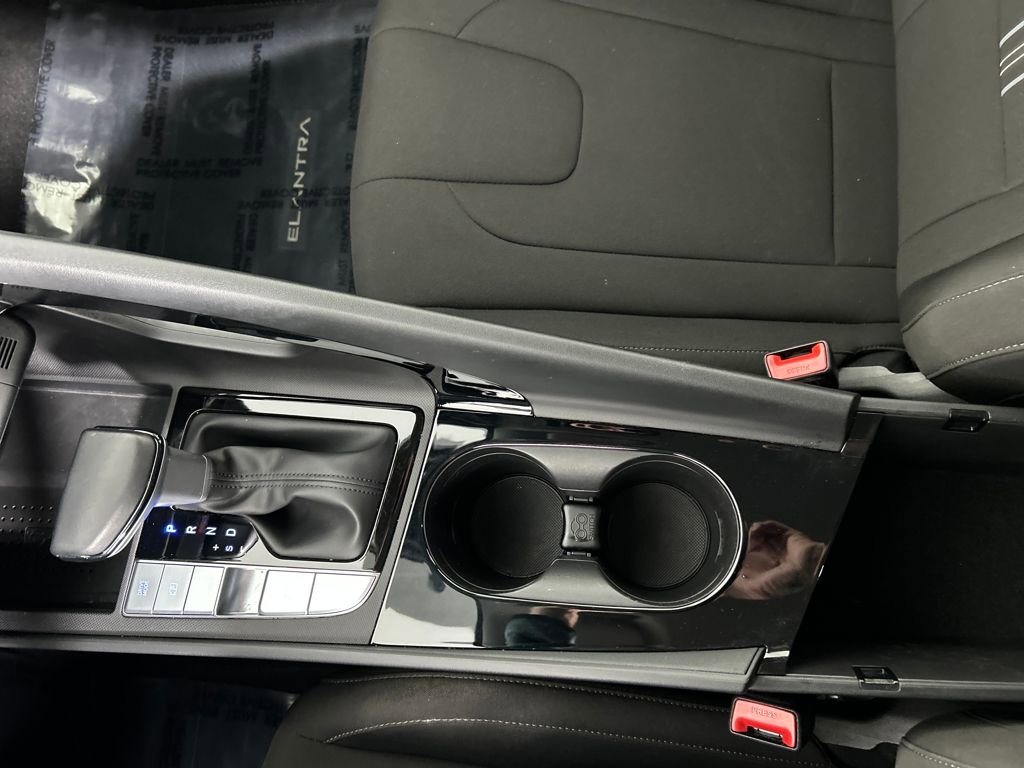 Certified 2023 Hyundai Elantra SEL w/ Convenience Package image 16