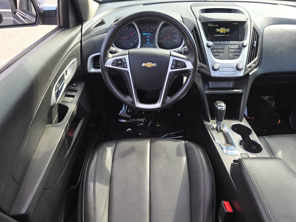 Used 2017 Chevrolet Equinox Premier w/ Enhanced Convenience Package AWD/4WD image 2