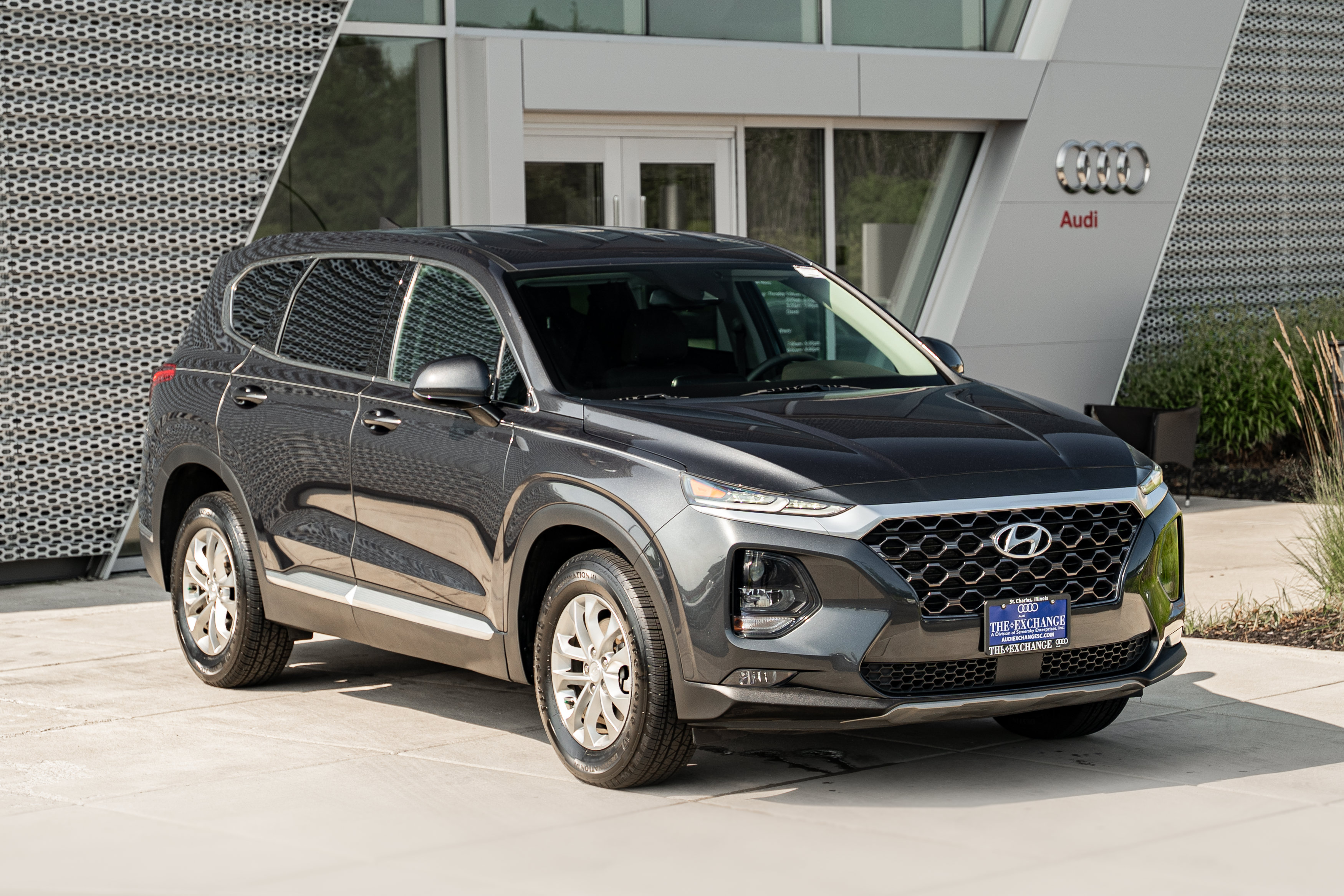 Used 2020 Hyundai Santa Fe SEL w/ Cargo Package AWD/4WD image 2