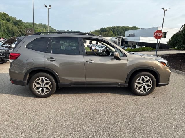 Used 2021 Subaru Forester Premium AWD/4WD image 6