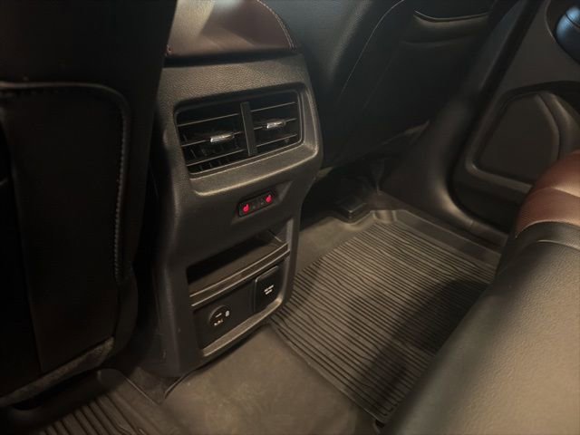 Used 2022 Ford Edge Titanium w/ Equipment Group 301A image 17