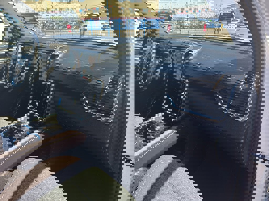 Used 2025 GMC Acadia Elevation image 23