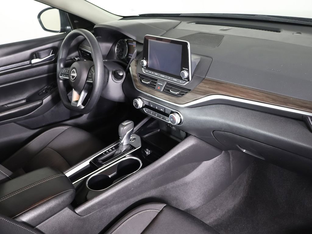 Used 2024 Nissan Altima 2.5 SV image 23