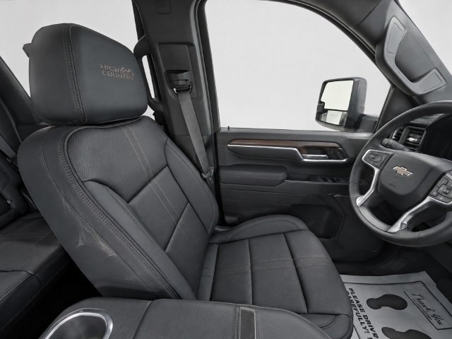 New 2026 Chevrolet Silverado 2500 High Country w/ High Country Premium Package AWD/4WD image 11