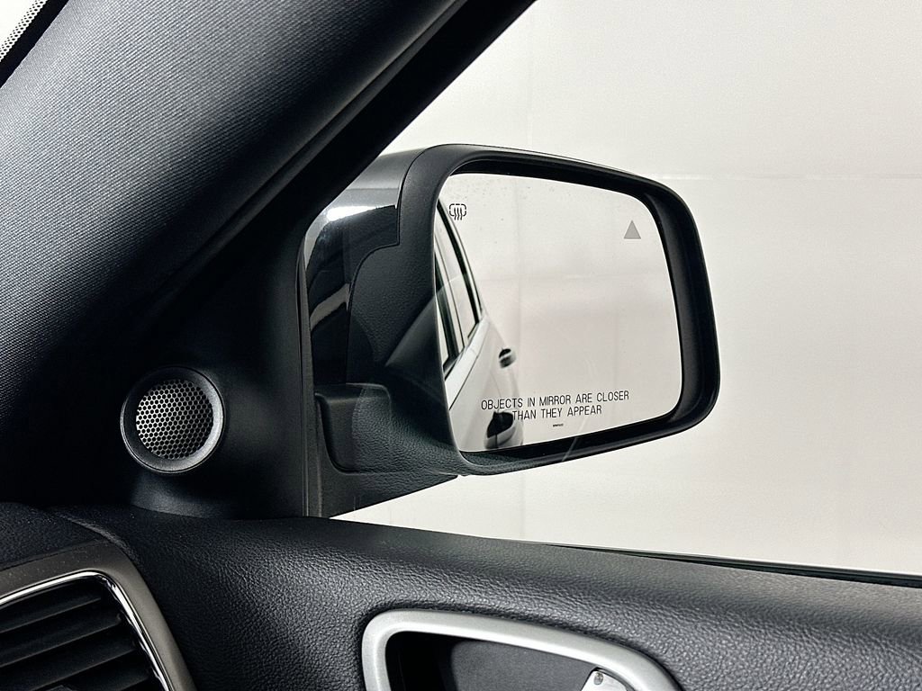 Certified 2021 Jeep Grand Cherokee Laredo image 24