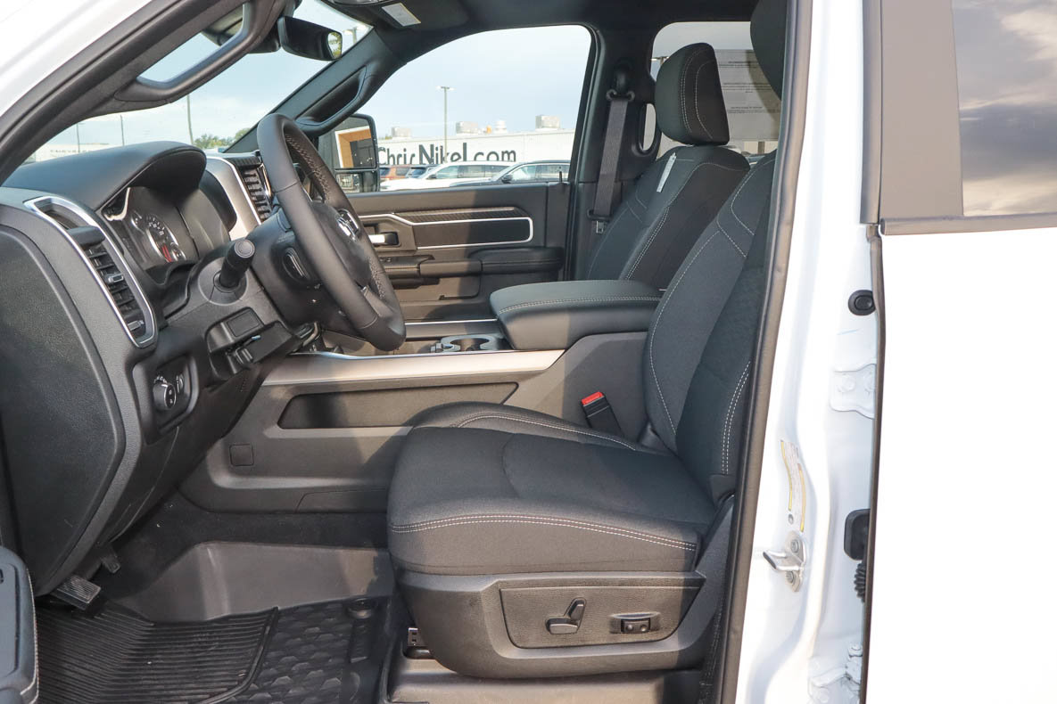 New 2027 RAM 3500 Big Horn AWD/4WD image 16
