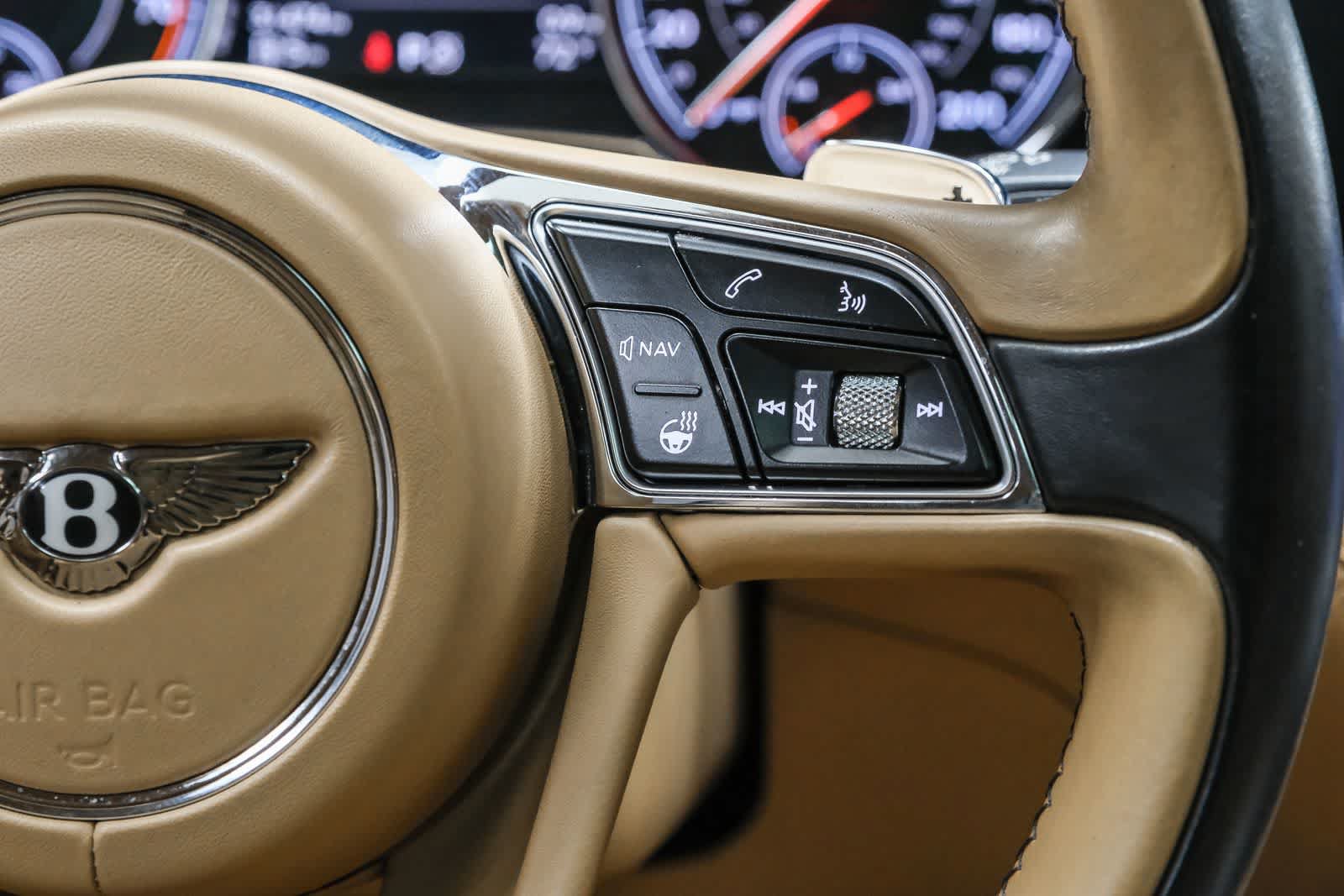 Used 2018 Bentley Bentayga AWD/4WD image 18