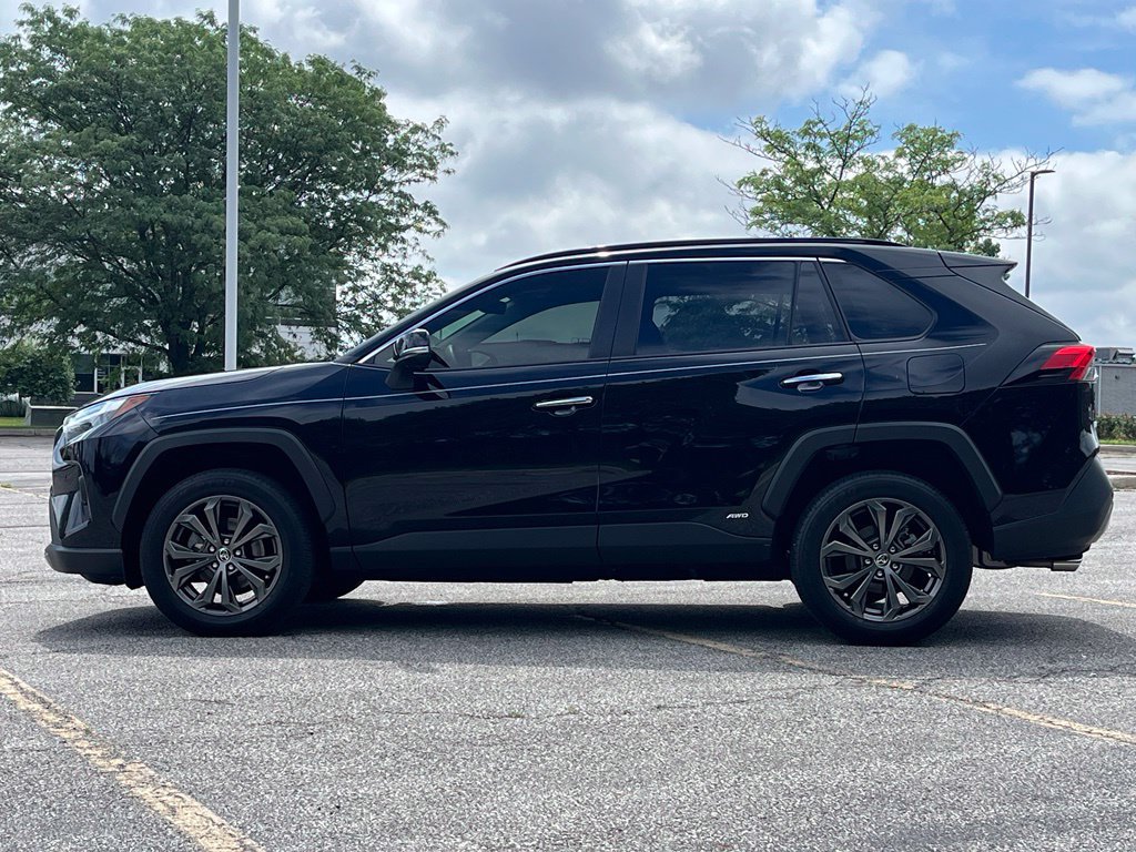 Used 2025 Toyota RAV4 Limited w/ Advanced Technology Package AWD/4WD image 4