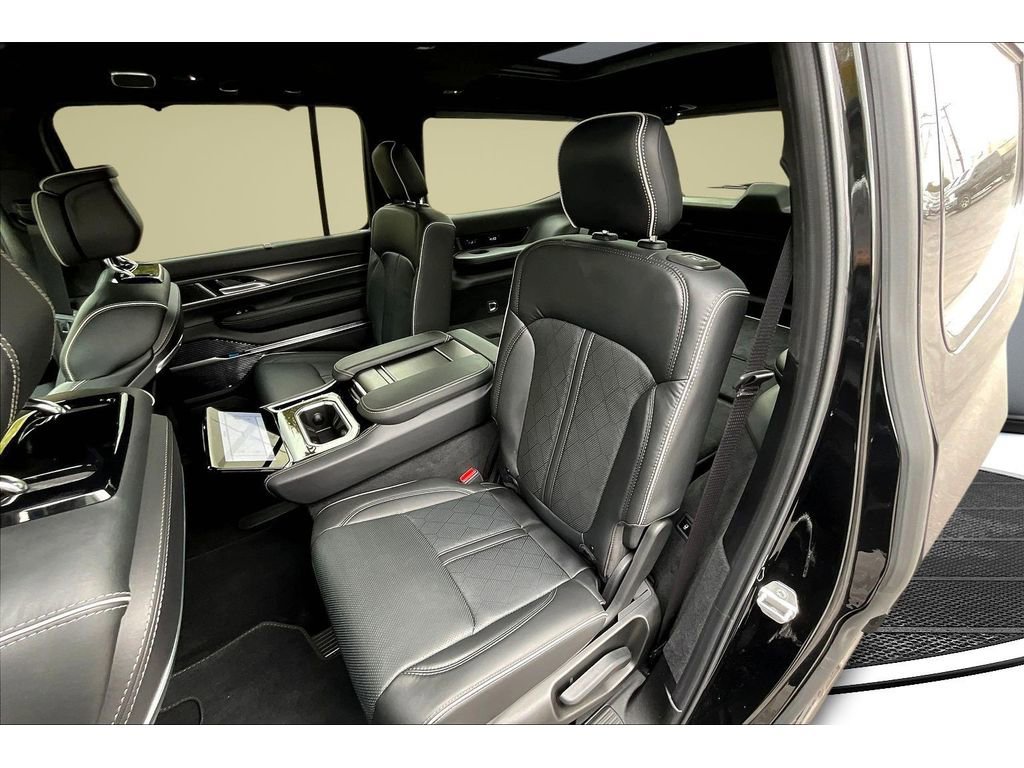 New 2025 Jeep Grand Wagoneer Series II Obsidian w/ Quick Order Packagew 28T image 11